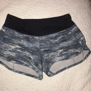 Lululemon size 2 speed shorts 2.5’